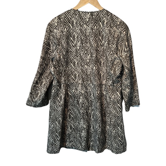 Cabi abstract chevron print jacket size Medium 3034 - Picture 2 of 6